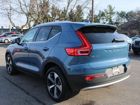Used 2025 Volvo XC40 B5 Plus image 41