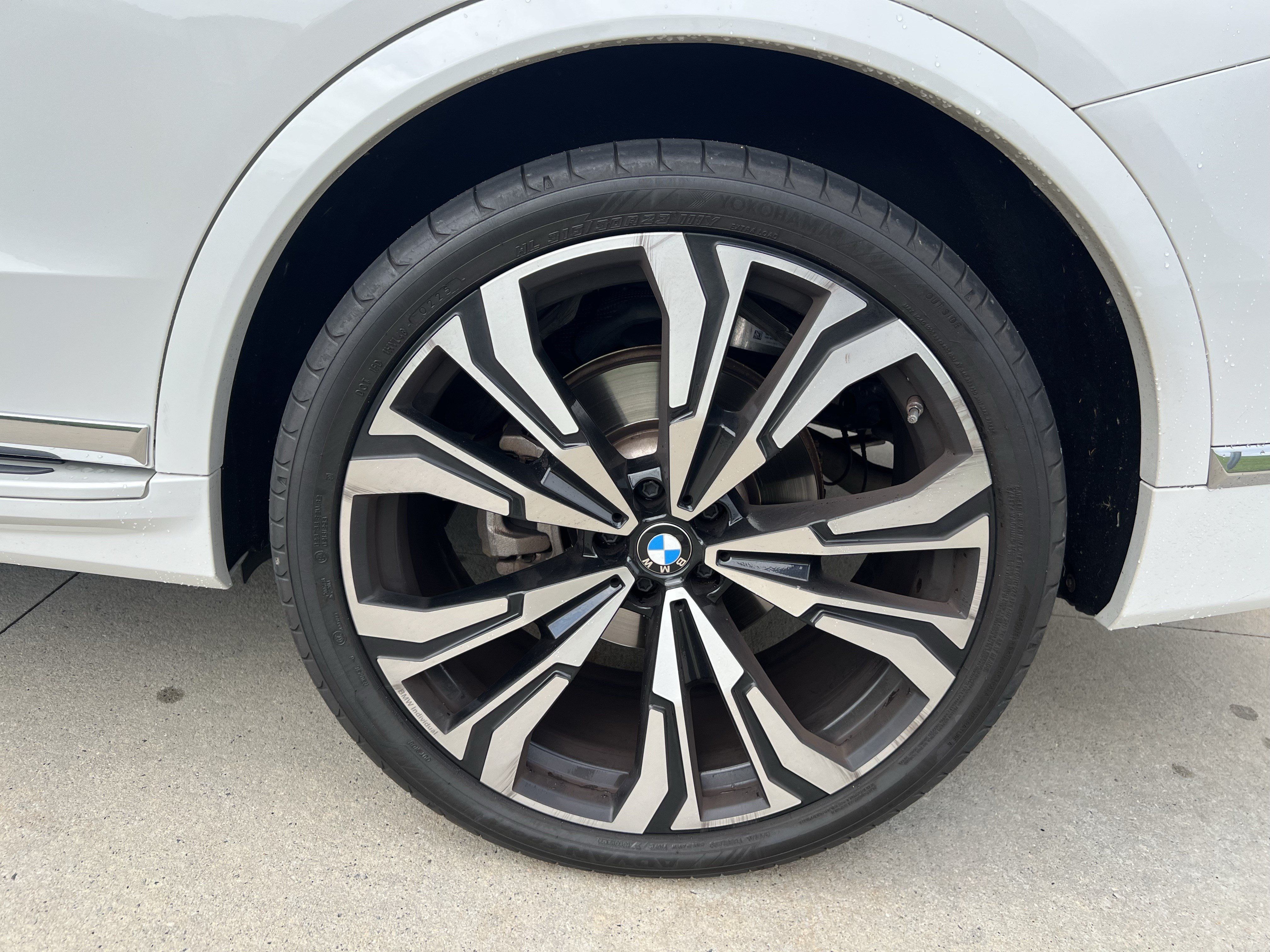 Used 2023 BMW X7 xDrive40i w/ Premium Package AWD/4WD image 13
