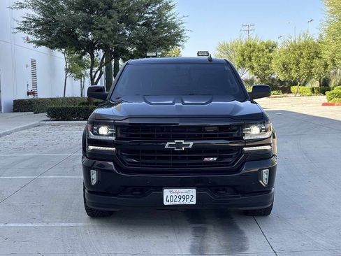 Used 2018 Chevrolet Silverado 1500 LTZ Z71 w/ Midnight Edition AWD/4WD image 8