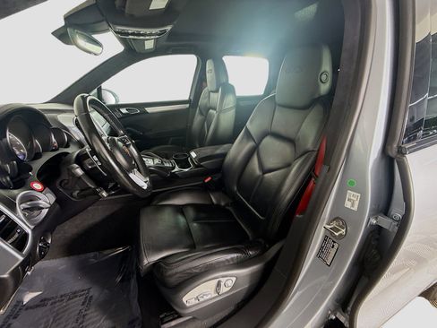 Used 2018 Porsche Cayenne GTS image 21