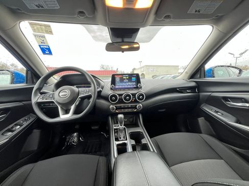 Used 2025 Nissan Sentra SV image 44