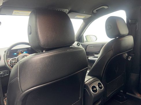 Used 2022 Mercedes-Benz GLB 250 w/ Premium Package Lite image 33