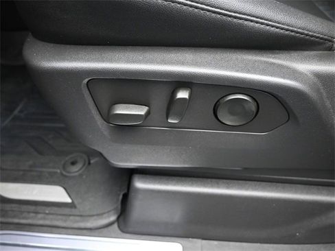 Used 2022 GMC Sierra 1500 SLT w/ SLT Convenience Package image 9