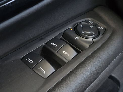 Used 2025 Chevrolet Tahoe Z71 AWD/4WD image 34