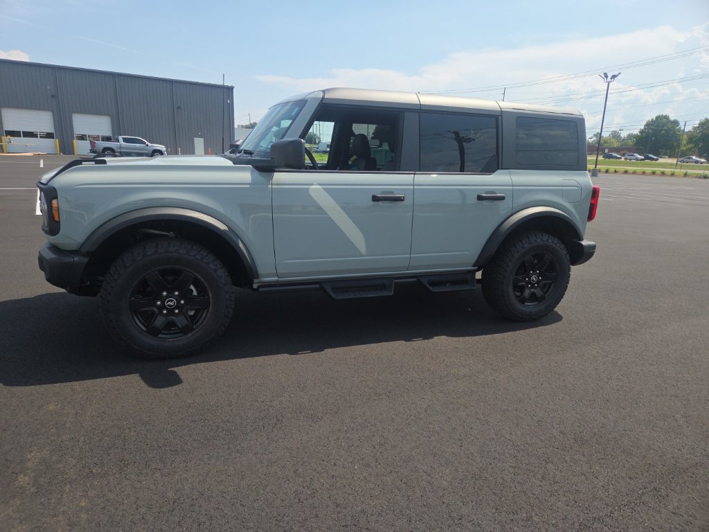 Used 2023 Ford Bronco Black Diamond AWD/4WD image 5