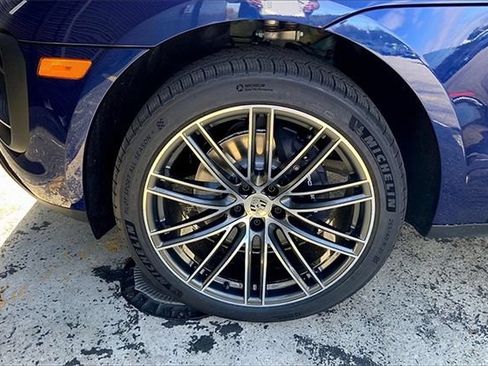 Used 2026 Porsche Macan AWD/4WD image 15