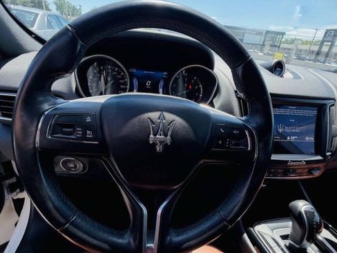 Used 2017 Maserati Levante AWD/4WD image 18