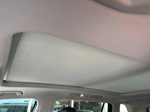 Used 2018 Volkswagen Tiguan SE w/ Panoramic Sunroof Package AWD/4WD image 5