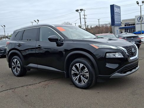 Used 2023 Nissan Rogue SV w/ SV Premium B Package image 3