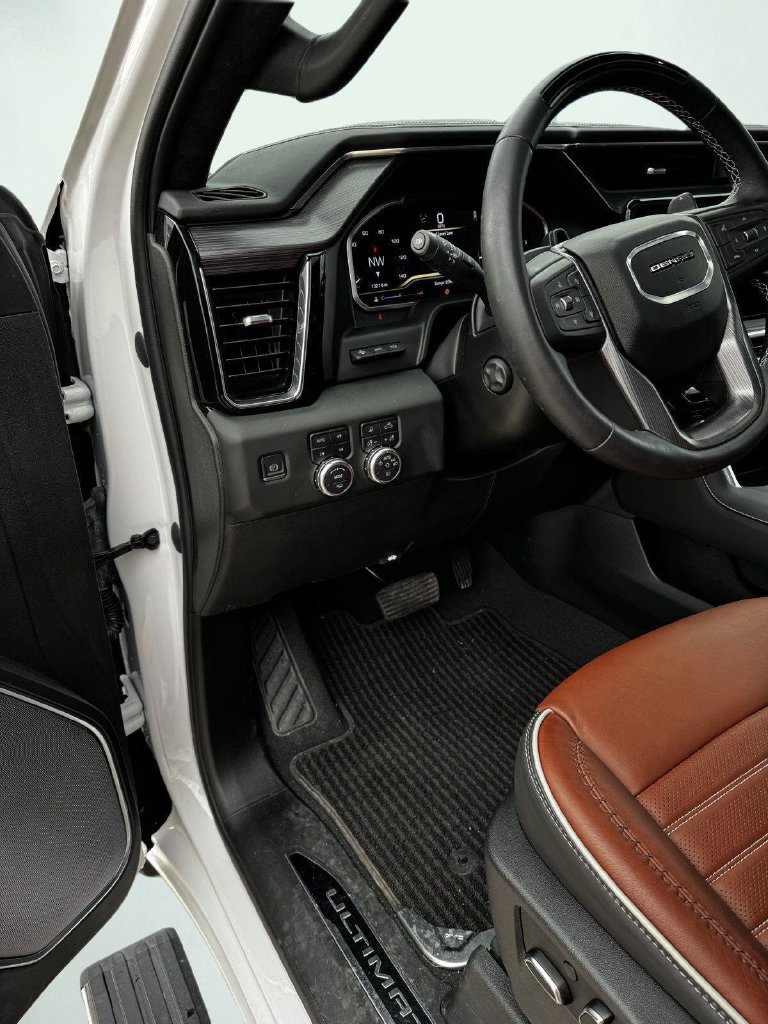 Used 2023 GMC Sierra 1500 Denali Ultimate AWD/4WD image 17