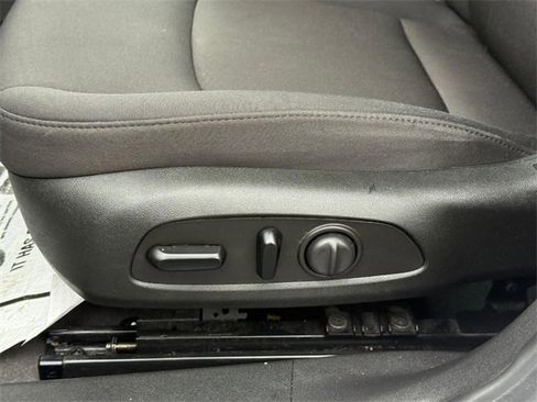 Used 2023 Chevrolet Malibu LT image 17