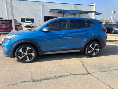 Used 2018 Hyundai Tucson Sport FWD image 3