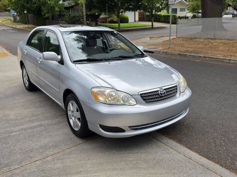 Used 2005 Toyota Corolla LE w/ Audio Value Pkg FWD image 3