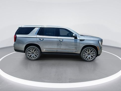 New 2026 GMC Yukon Denali Ultimate w/ LPO, Floor Liner Package AWD/4WD image 9