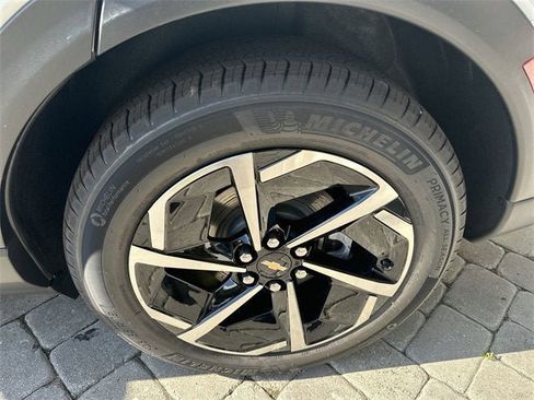 New 2026 Chevrolet Equinox EV LT image 19