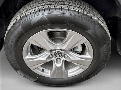 Used 2025 Toyota RAV4 XLE image 9