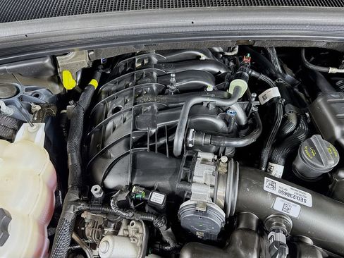 Used 2024 Jeep Grand Cherokee Limited w/ Black Appearance Package image 31