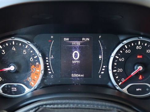 Used 2018 Jeep Renegade Latitude FWD image 42