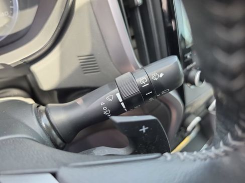 Used 2019 Subaru Ascent Limited AWD/4WD image 25