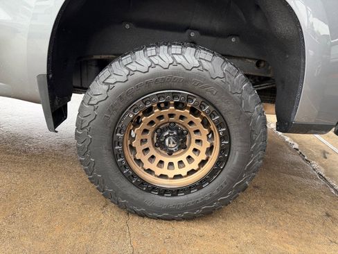 Used 2021 Chevrolet Silverado 1500 LT Trail Boss w/ Convenience Package II image 23