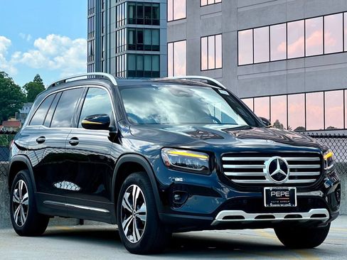Certified 2025 Mercedes-Benz GLB 250 4MATIC image 1