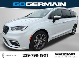 Used 2023 Chrysler Pacifica Pinnacle video 1