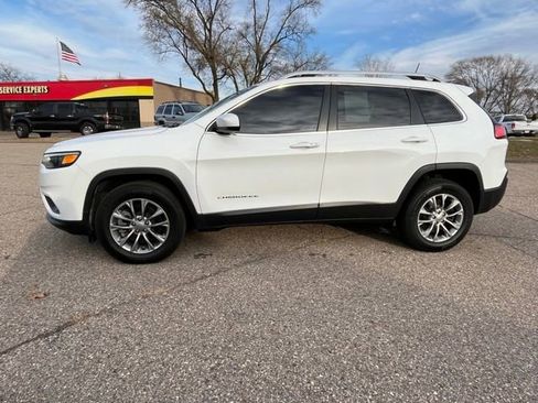 Used 2021 Jeep Cherokee Latitude Lux image 2