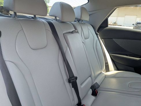 Used 2025 Hyundai Elantra Limited FWD image 33