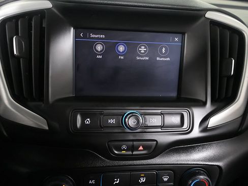 Used 2024 GMC Terrain SLE AWD/4WD image 37