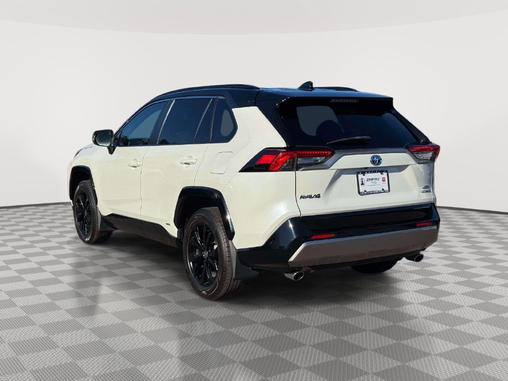 Used 2022 Toyota RAV4 XSE AWD/4WD image 5