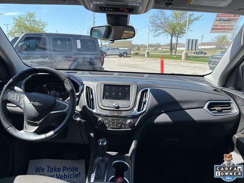 Used 2021 Chevrolet Equinox LT FWD image 2