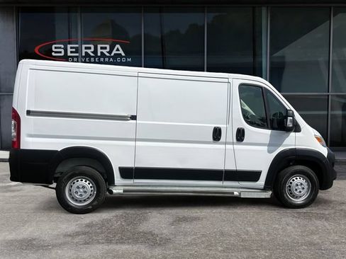 Used 2025 RAM ProMaster 2500 w/ U-Haul Equipment Group FWD image 6