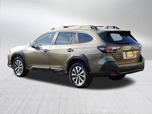 Used 2024 Subaru Outback Premium image 5