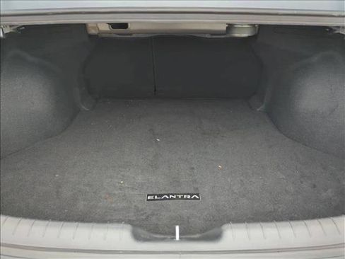 Used 2023 Hyundai Elantra Limited FWD image 17