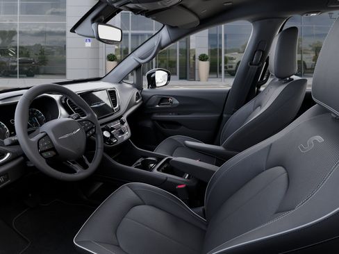 New 2026 Chrysler Pacifica Limited w/ S Appearance Package FWD image 22