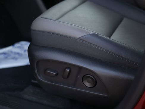 Used 2025 Chevrolet Equinox LT w/ Convenience Package II image 22