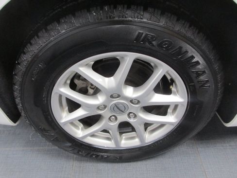 Used 2023 Chrysler Pacifica Touring-L FWD image 15