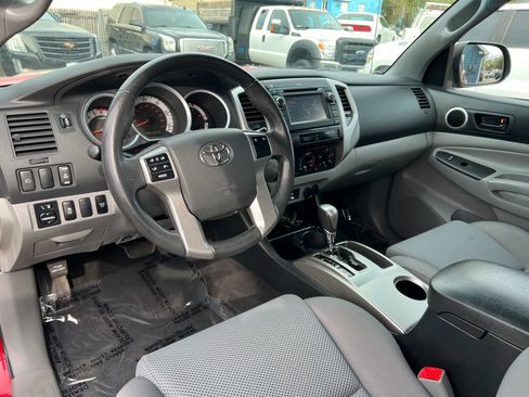 Used 2013 Toyota Tacoma 4x4 Access Cab V6 w/ TRD Sport Pkg image 12
