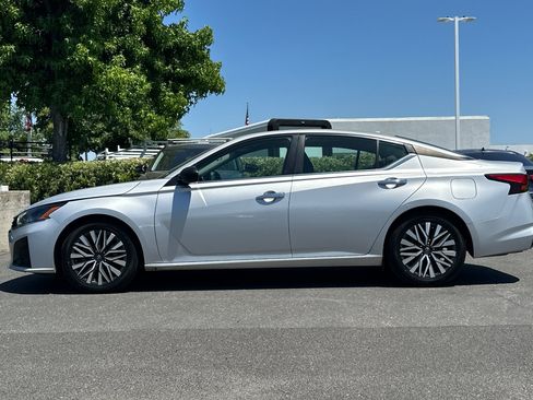 Certified 2024 Nissan Altima 2.5 SV FWD image 7