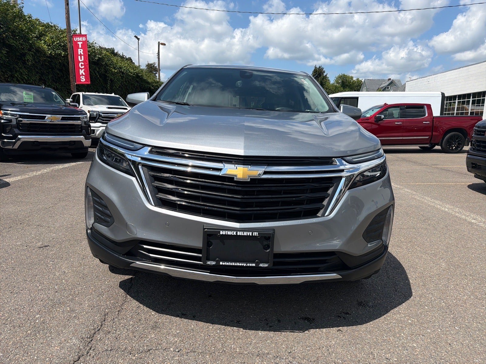 Used 2024 Chevrolet Equinox LT AWD/4WD image 2