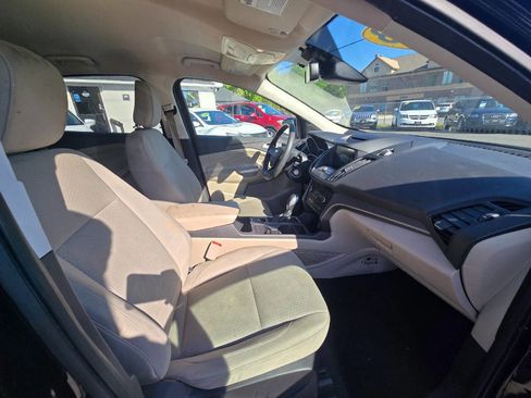 Used 2018 Ford Escape SE w/ Ford Safe & Smart Package FWD image 38