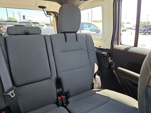 Used 2025 Jeep Wrangler Unlimited Sahara w/ Safety Group AWD/4WD image 15