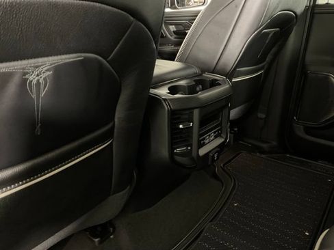 Used 2022 RAM 1500 Limited AWD/4WD image 18