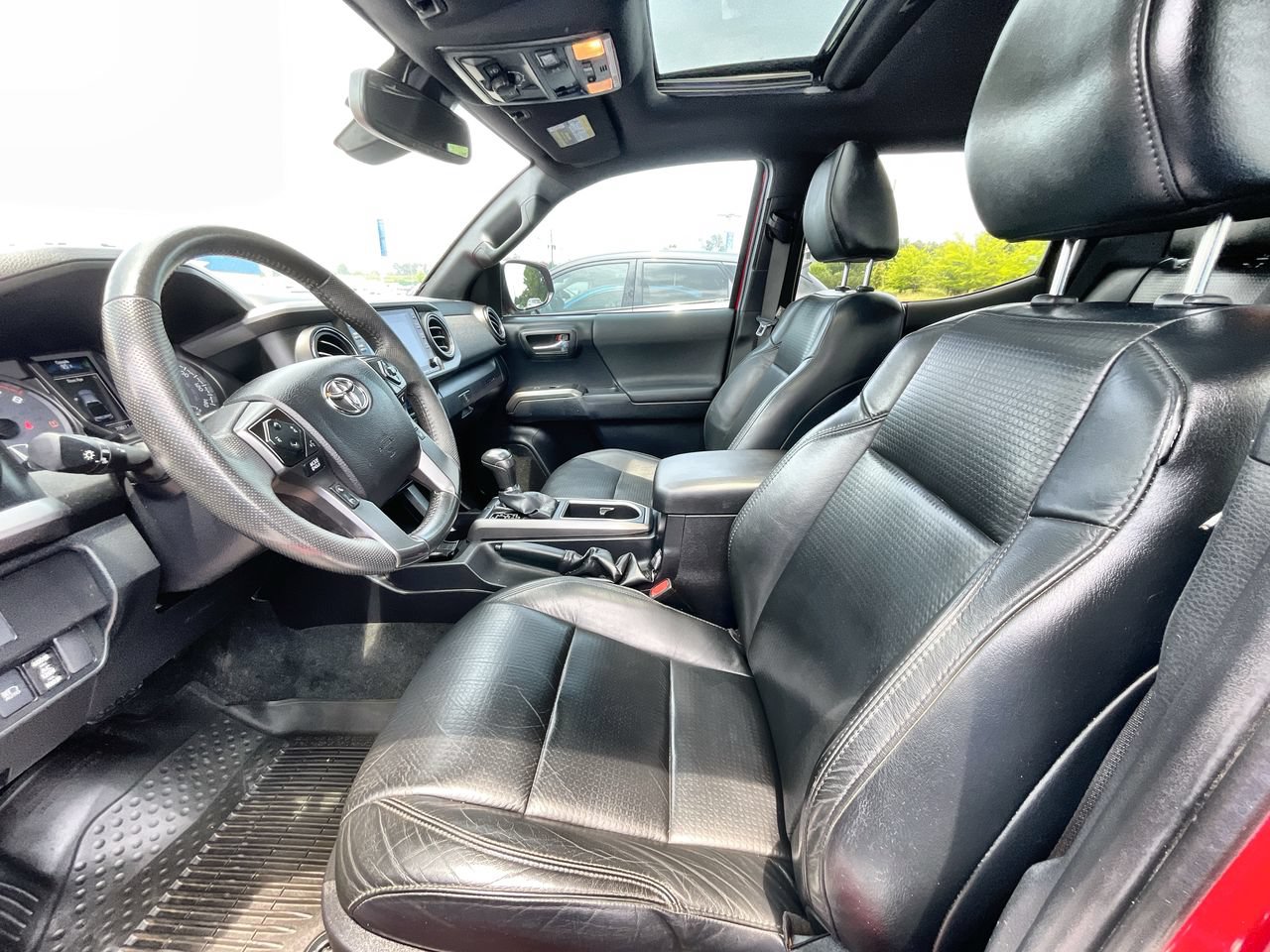 Used 2021 Toyota Tacoma TRD Off-Road w/ TRD Premium Off Road Package AWD/4WD image 19
