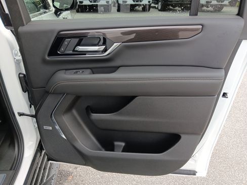 New 2026 GMC Yukon XL Elevation w/ LPO, Floor Liner Package image 20