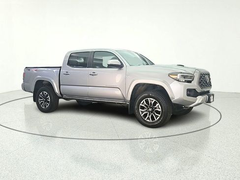 Used 2020 Toyota Tacoma TRD Sport w/ Technology Package AWD/4WD image 2