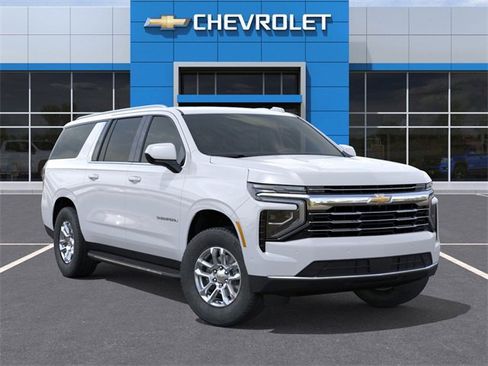 New 2026 Chevrolet Suburban LT image 7