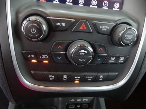 Used 2020 Dodge Durango SXT AWD/4WD image 12