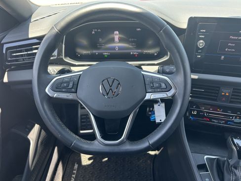 Used 2025 Volkswagen Jetta Sport FWD image 21