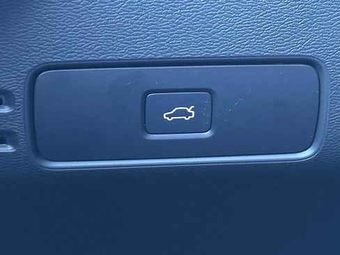 New 2026 Volvo XC40 B5 Ultra w/ Climate Package image 33